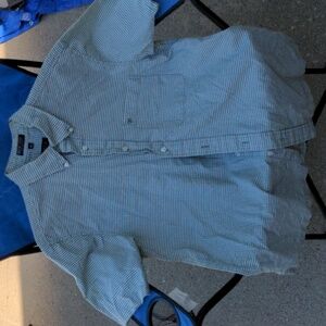 Medium men's Izod casual short sleeve button down